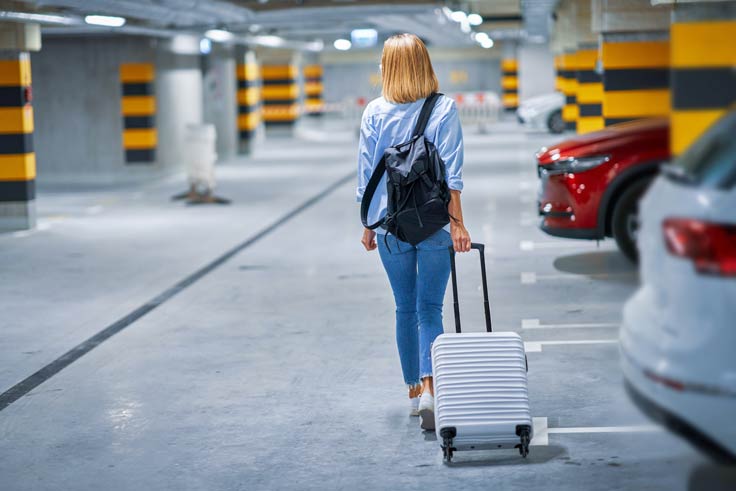 Parkplatz am Flughafen buchen